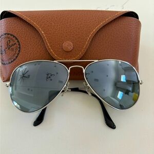 Grey ray ban sunglasses